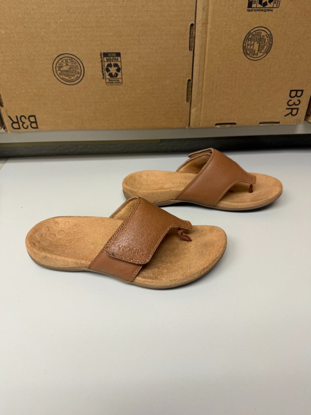 Vionic Renee  sandals - tan - size 9 wide